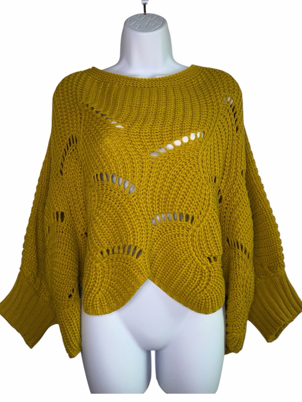 MOON AND MADISON Mustard Yellow Open Knit Sweater Soft Chunky Scalloped Pullover